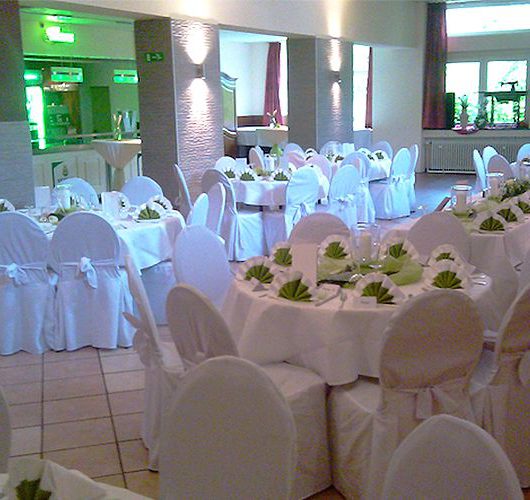 Festlich gedeckter Saal ©Drewer und Scheer GmbH
